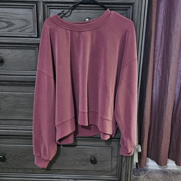 Lululemon Oversized Crop pullover - Picture 4 of 4